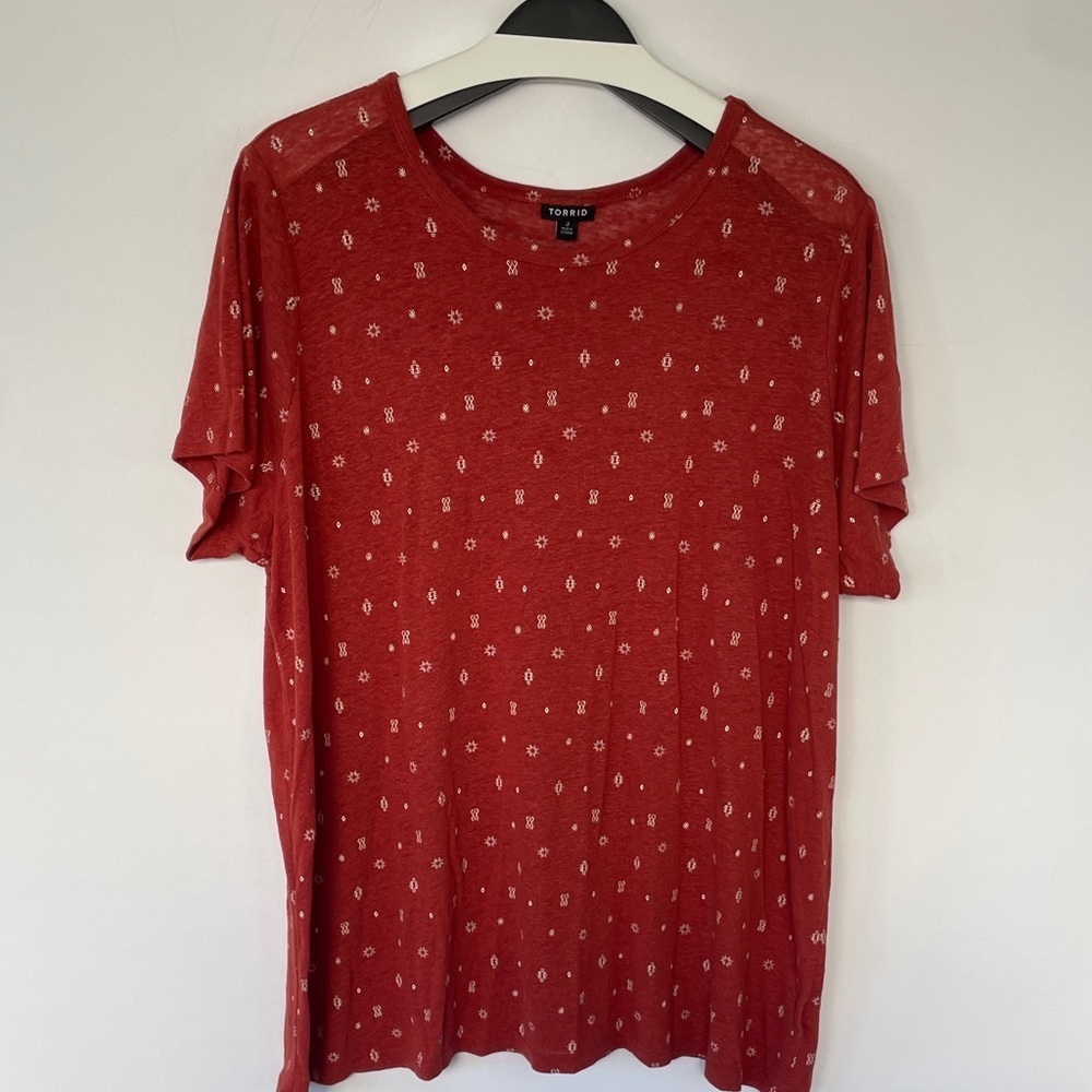 Torrid Red Orange Patterned Short Sleeve Linen Polyester Blend Tee Size 3